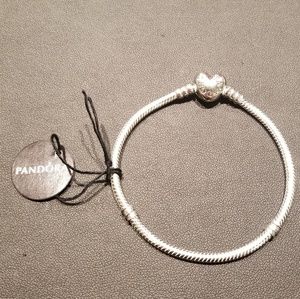 Pandora Smooh Heart Bracelet